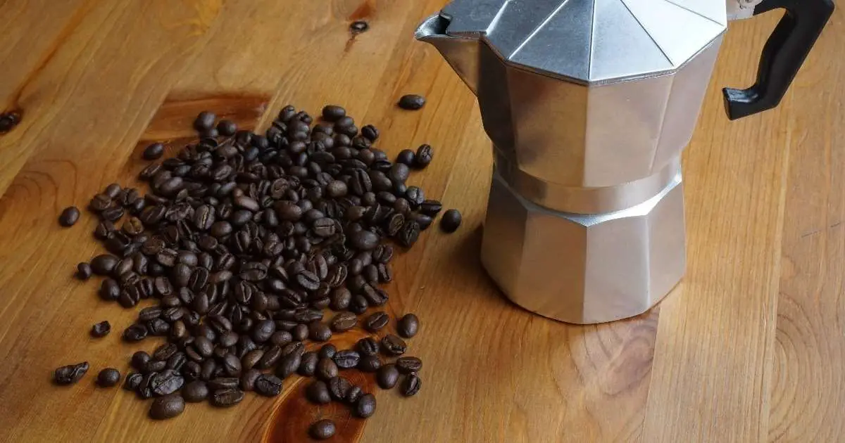 how to make coffee using moka pot